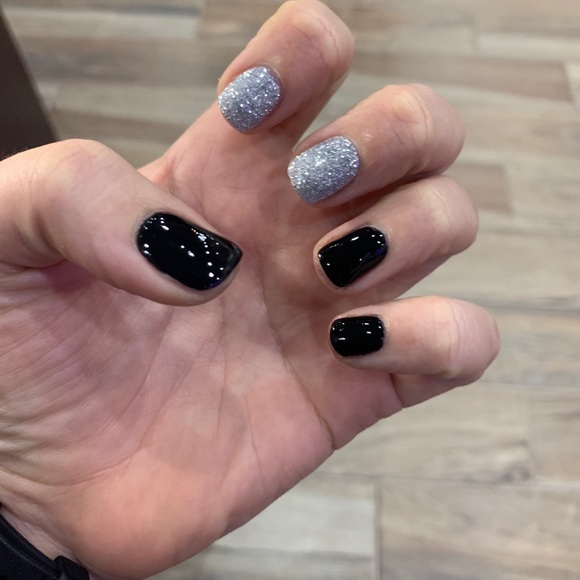 Nails! - Picture 3 of 4